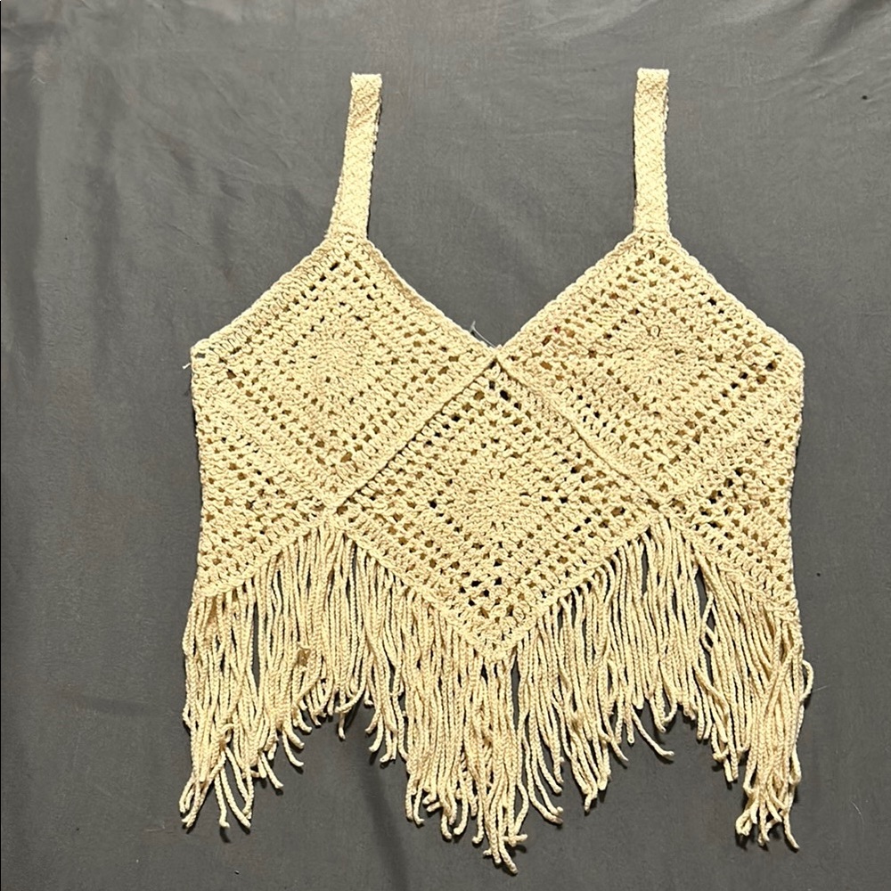 Pinky Cream V-Neck Sleeveless Cropped Camisole